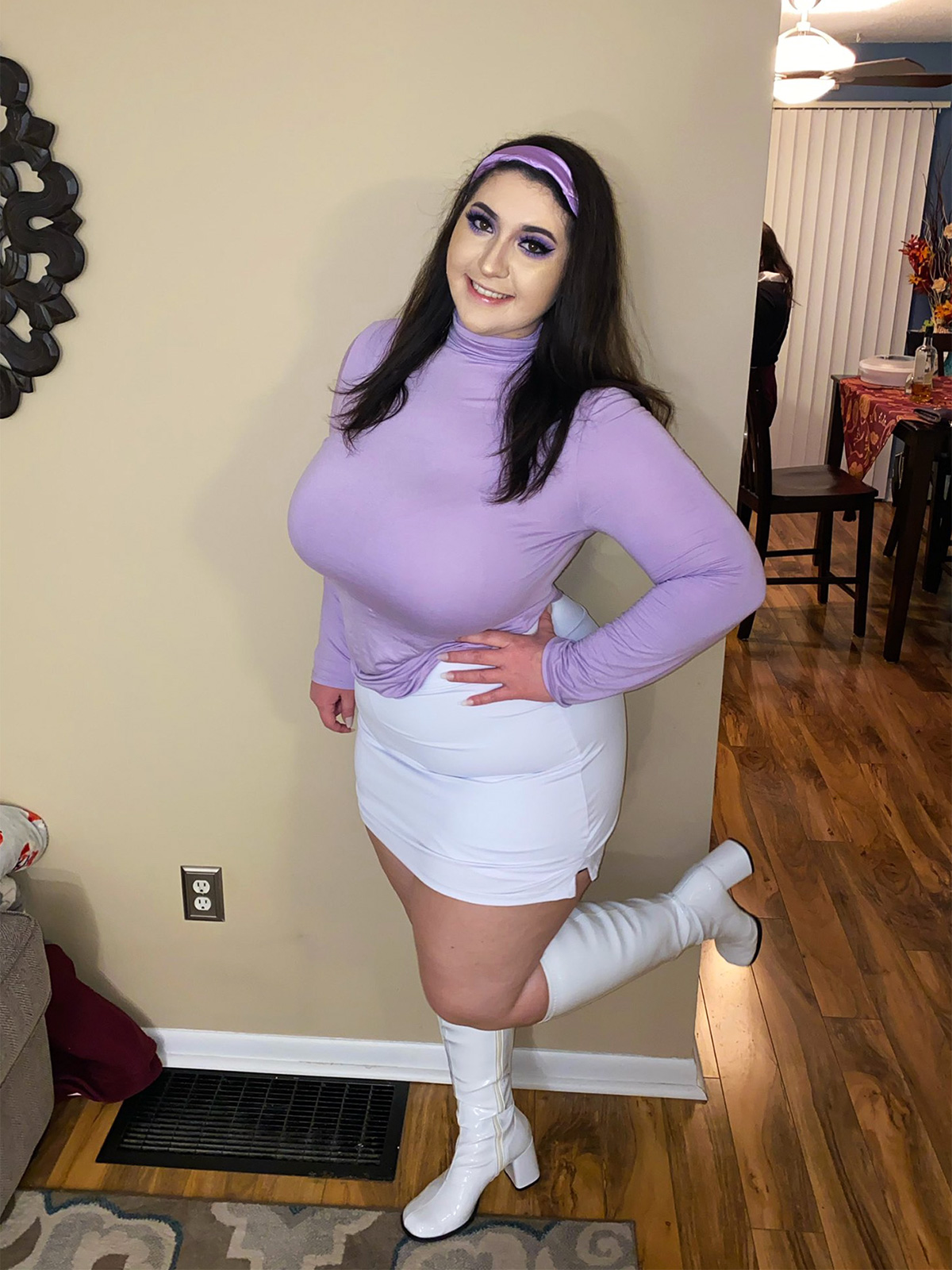 Lizzy b Beauty - Busty Curvy Babes